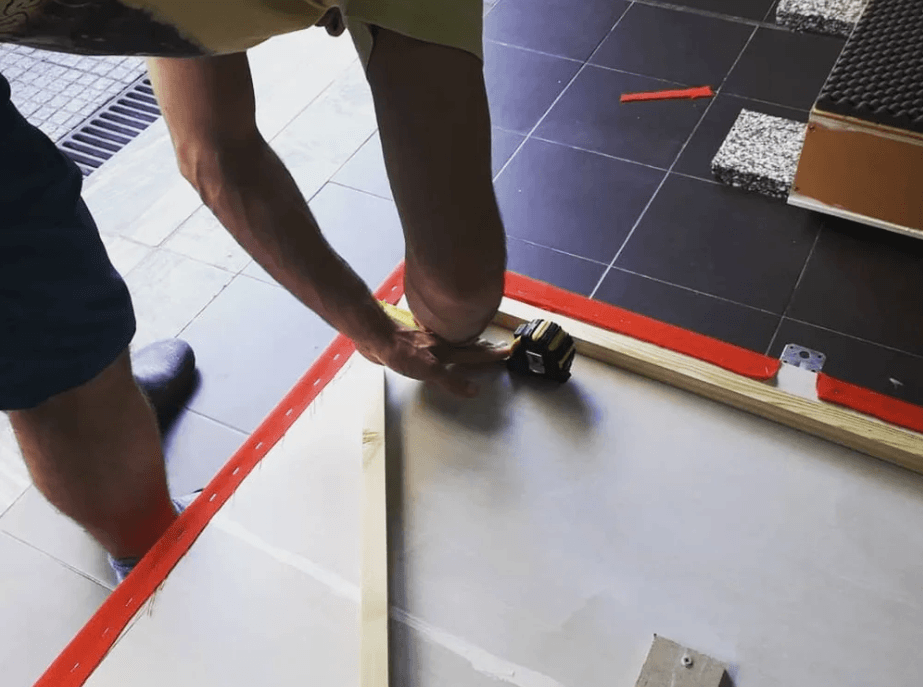 Making the LED light frame on the ceiling resonator